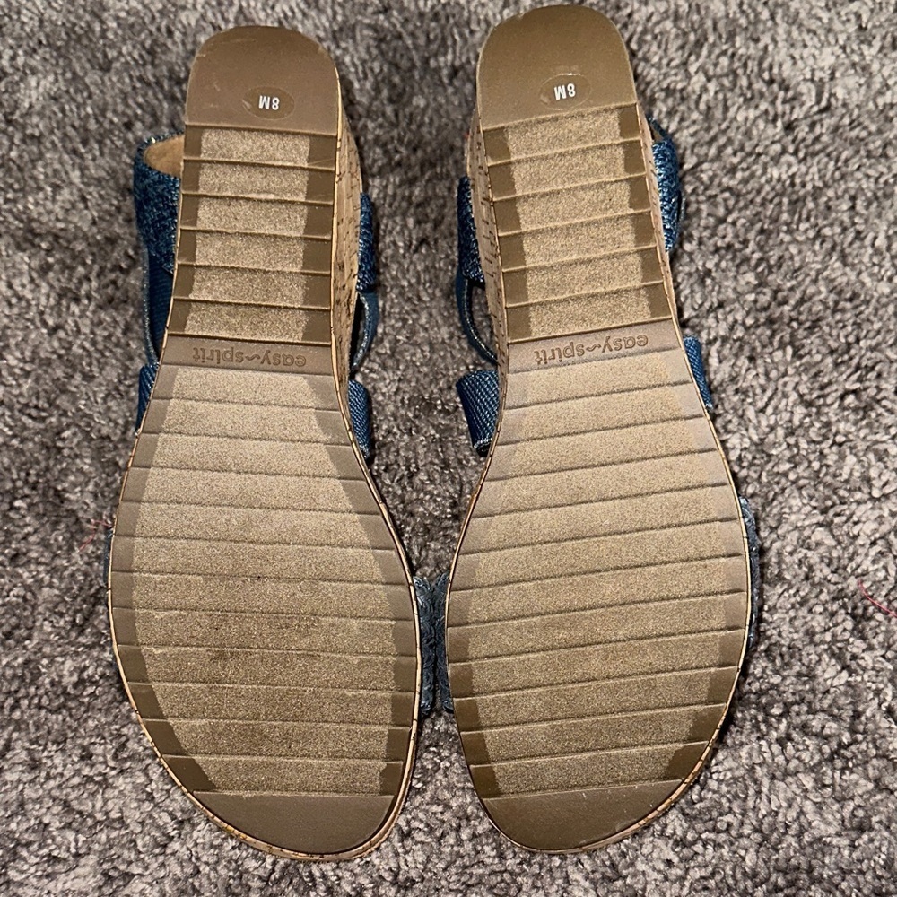 Easy Spirit Navy and Tan Sandals - Picture 4 of 5